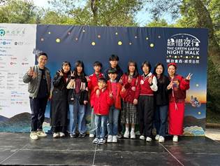 A group of people posing for a photo
AI-generated content may be incorrect.